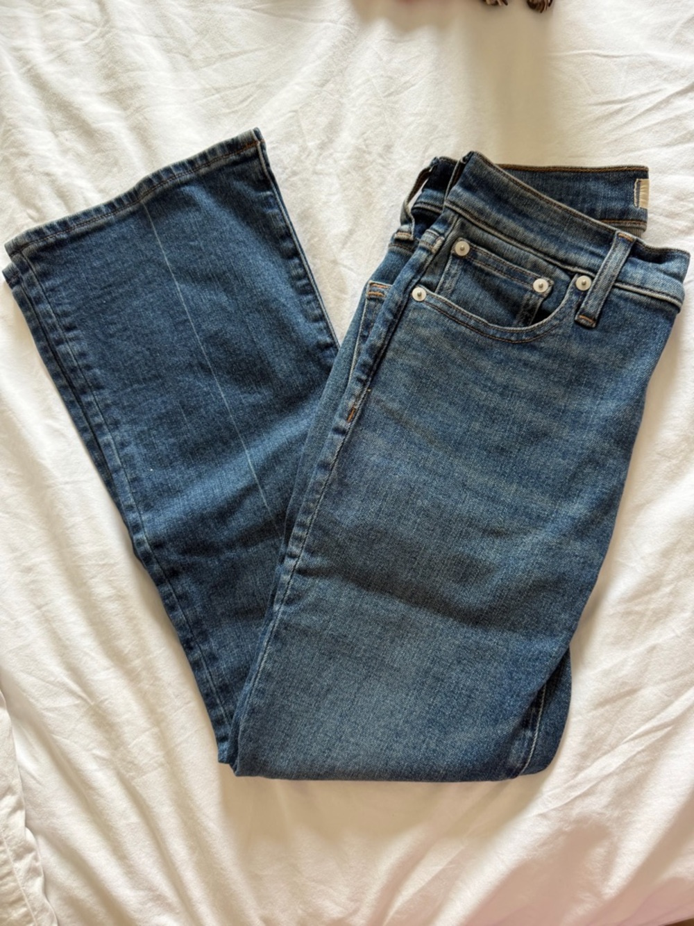 Madewell Wide-Leg Flare Jeans - Mid-rise Kick out jeans
